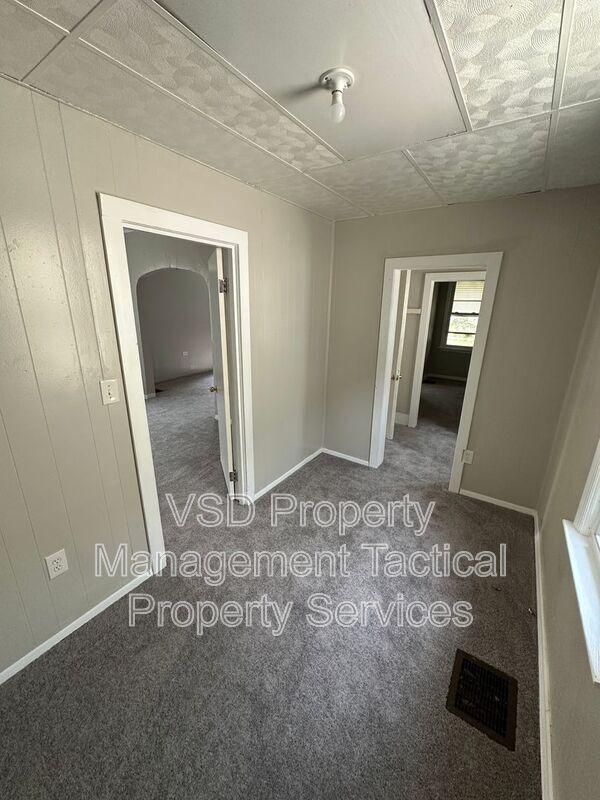 Building Photo - 6709 Fullerton Ave