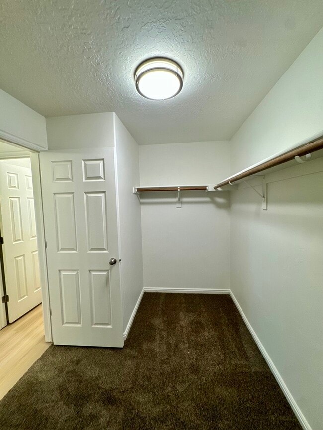 Building Photo - Your Next Home Awaits!