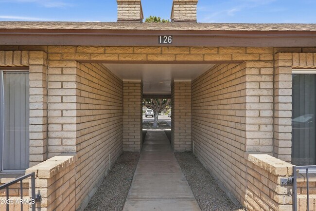 Building Photo - 126 W Loma Vista Dr