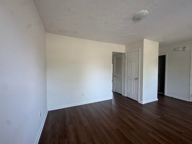 Building Photo - 1132 Jonestown Ln