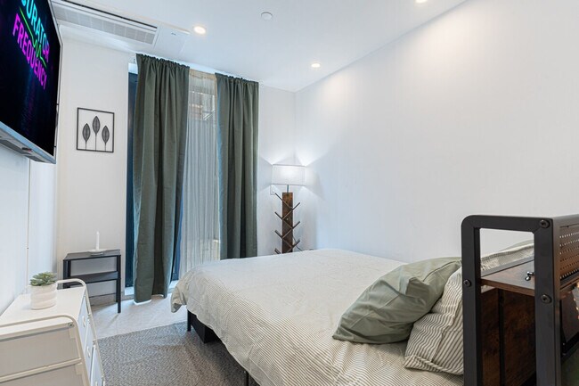 Building Photo - 251 Covert St.