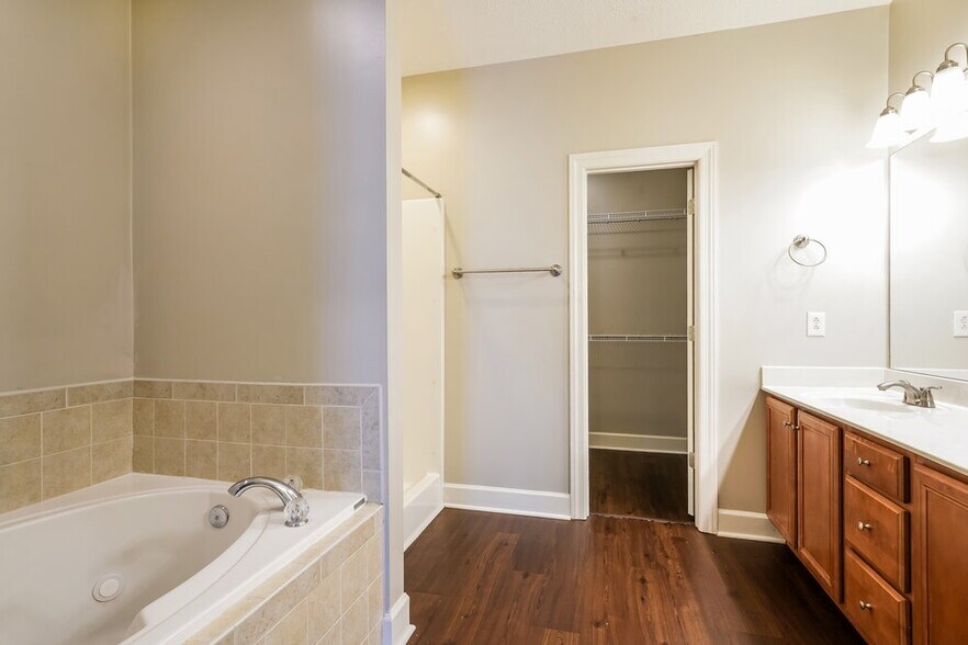 Building Photo - 1744 Potters Ct
