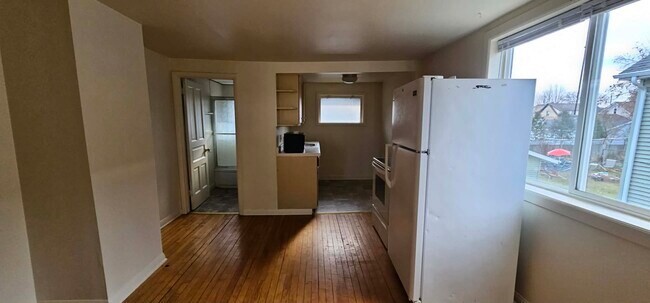 Building Photo - 1302 S 15th St