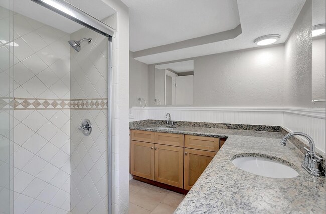 Building Photo - 7210 Parrot Dr