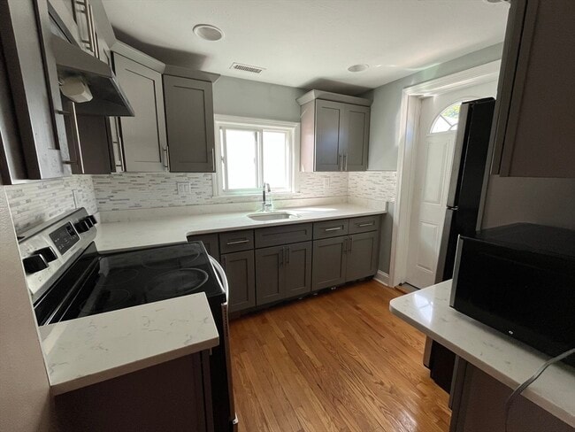 Building Photo - 949 Dorchester Ave