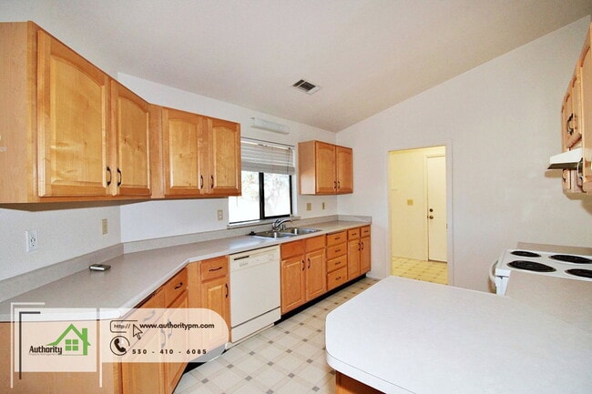 Building Photo - 21906 Chimney Rock Dr