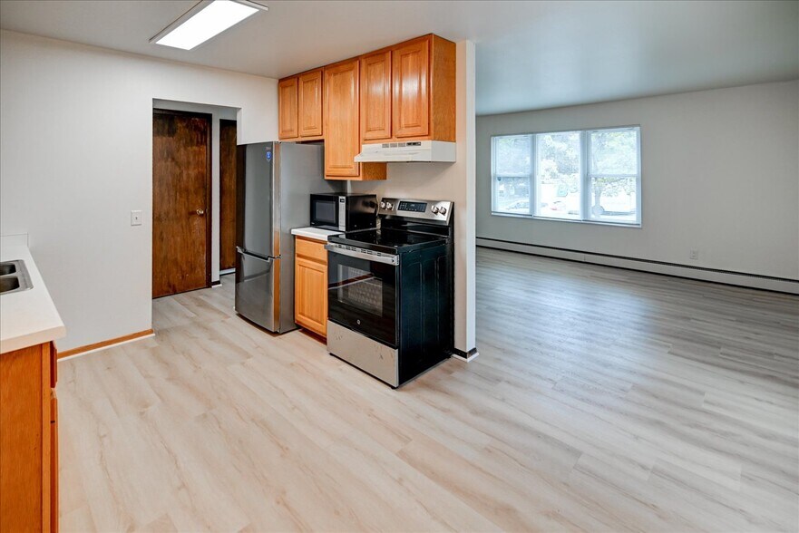 Building Photo - 7203 Fortune Dr