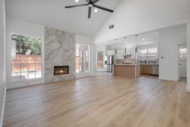 Building Photo - 2325 Flanders Ln