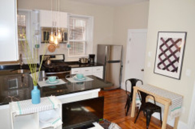 Building Photo - North End - 2 bedroom apartment - 9/1
