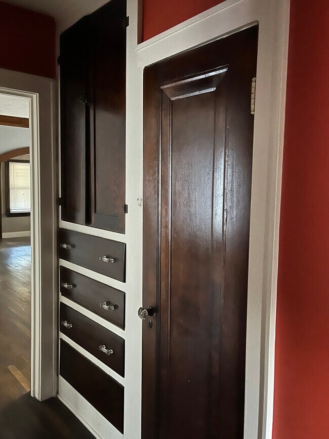Hallway builtin - 791 w exchange st