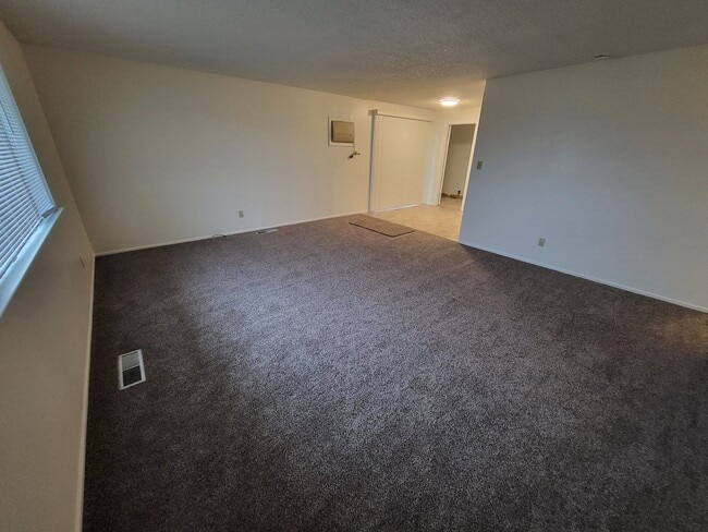 Building Photo - 4993 August Dr