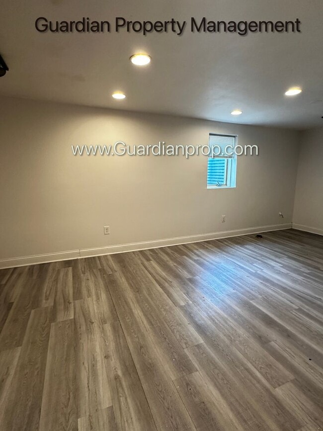 Building Photo - St Louis Park Single Family Home, 2 Baths, Office, Newly Finished Hardwood Floors