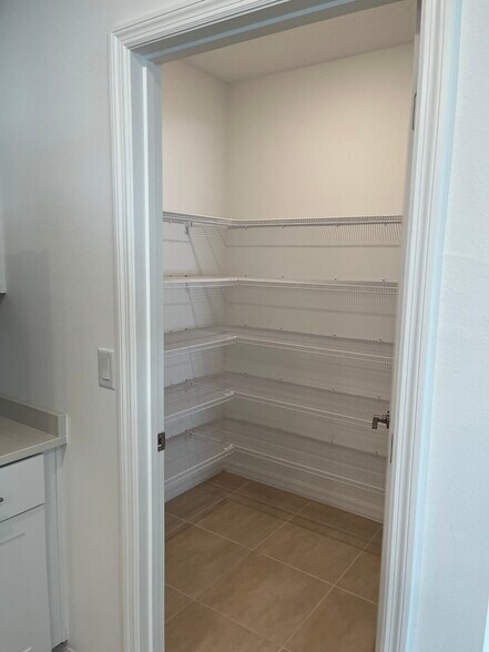Building Photo - 2068 Rosewood Cir