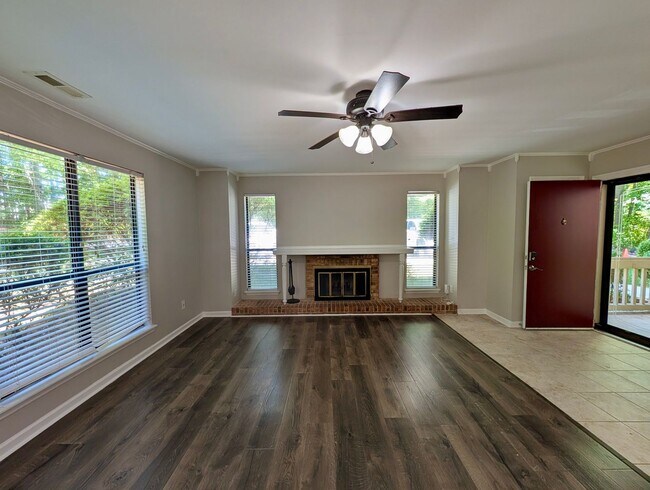 Building Photo - 311 New Kent Pl