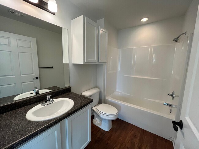 Building Photo - 2515 Martin St