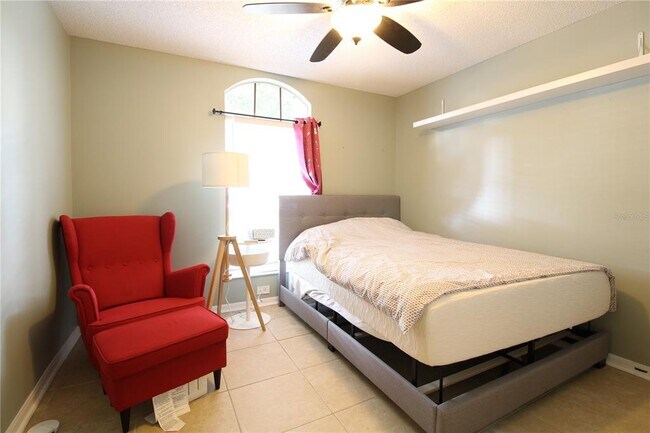Building Photo - 10005 Cypress Meadows Ln