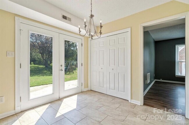 Building Photo - 11610 Charnwood Ct