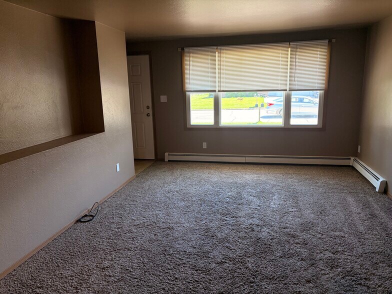 Building Photo - 2074 Marlee Ln
