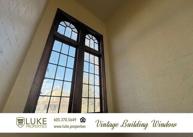 Building Photo - 1216 S Center Ave