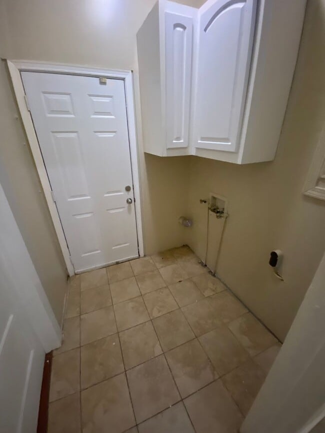 Building Photo - **AVAILABLE NOW**2 or 3 Bedroom / 1 Bathroom Home for Rent in Columbus, GA***