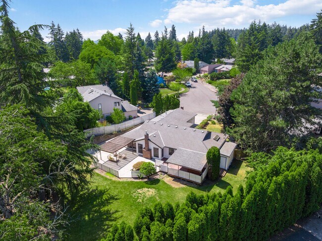 Building Photo - Stylish 3BR Beaverton Ranch w/ RV Parking & Hot Tub