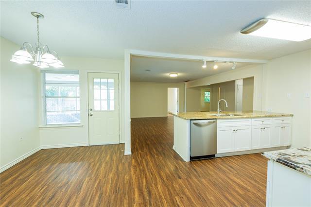 Building Photo - 501 Dogwood Dr