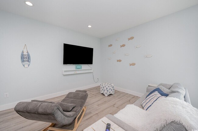 Building Photo - 503 30th Ave N