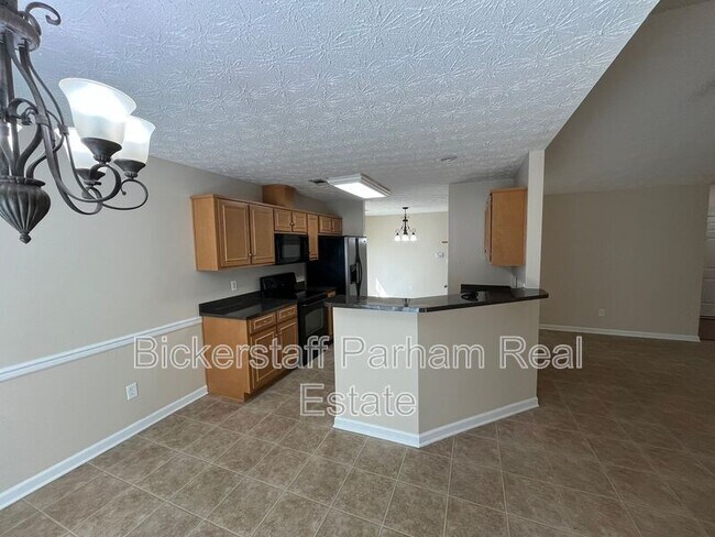 Building Photo - 14 Brentwood Dr