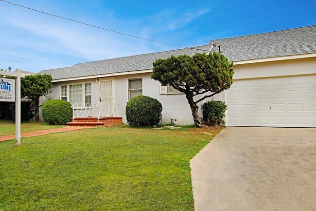 Building Photo - 3602 Weston Pl