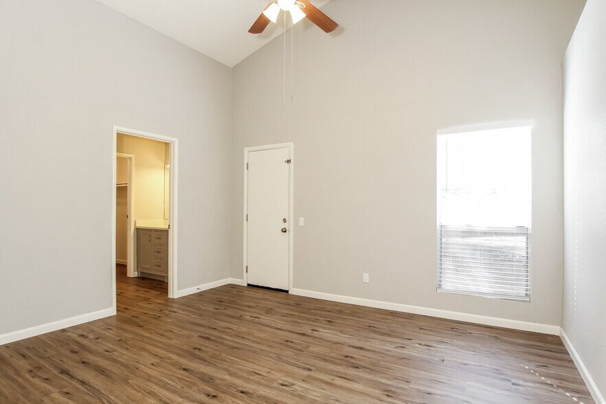 Building Photo - 2690 W Saddle Ranch Pl