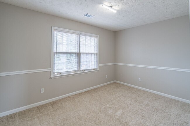 Building Photo - Welcome to this stunning 4-bedroom, 3-bathroom home located in the vibrant neighborhood of Kriste...