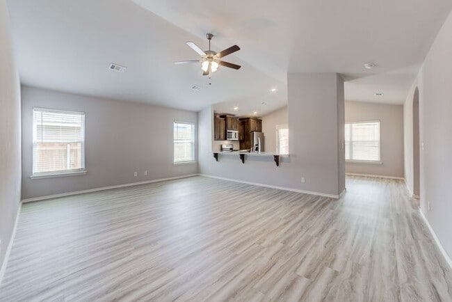 Building Photo - 4/2.5/2 New Construction Available Now!