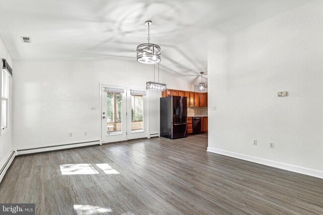 Building Photo - 1500 St Margarets Rd