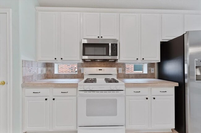 Building Photo - 27 N Merryweather Cir