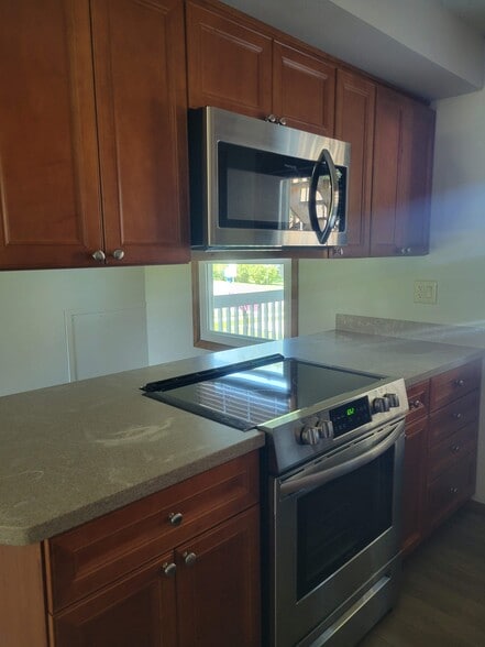 Kitchen - 3014 Rownd St