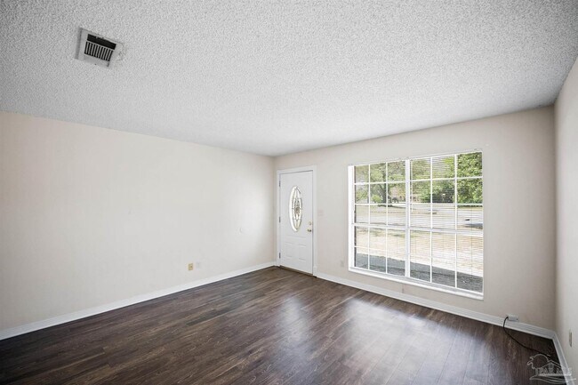 Building Photo - 5719 Ventura Ln