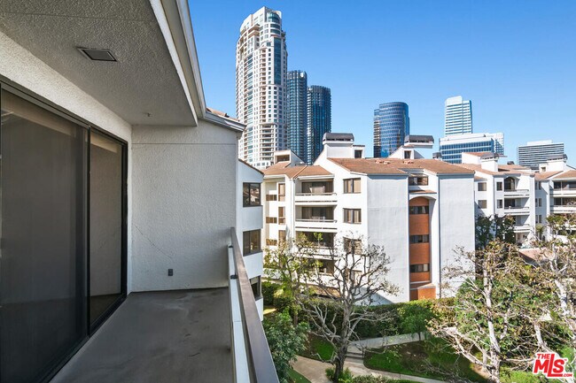 Building Photo - 2102 Century Park Ln