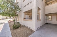 Building Photo - 855 N Stephanie St