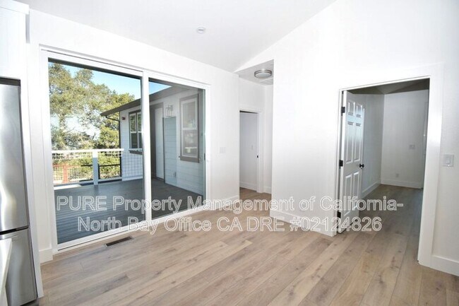Building Photo - 510 Fairview Ct