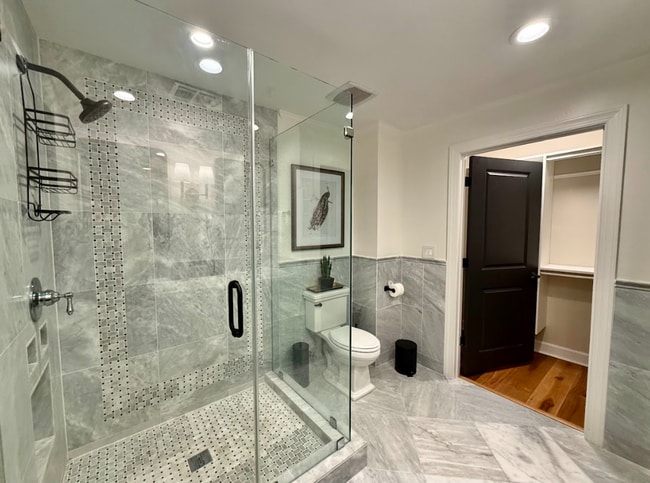 Building Photo - Newly Renovated Condo in the Heart of Downtown