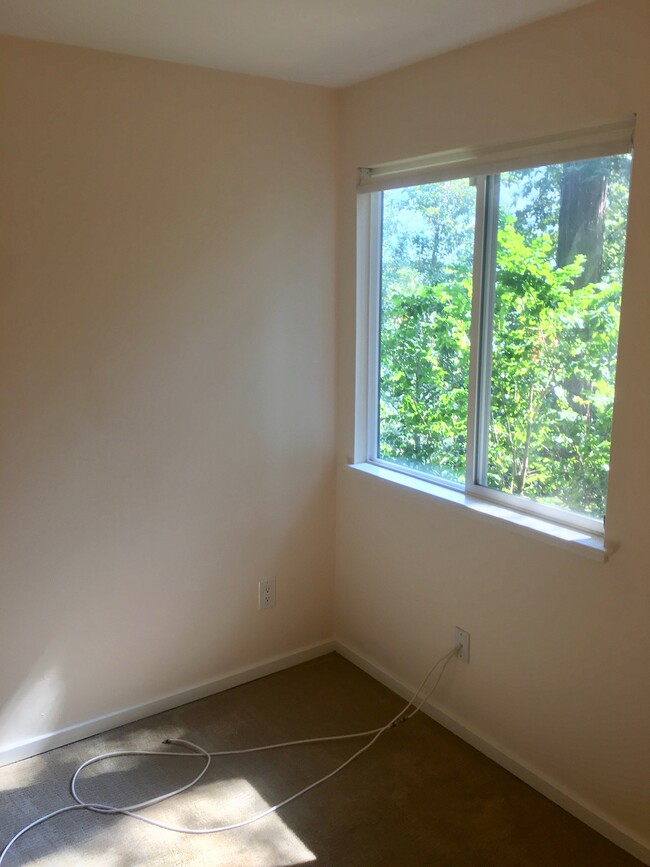 Bedroom - 570 Ralston Ave