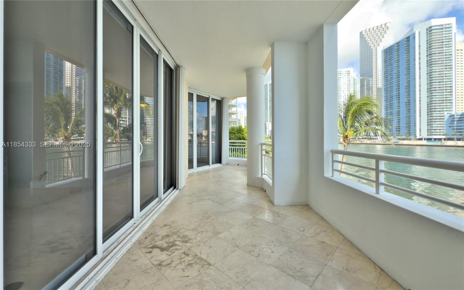 Building Photo - 848 Brickell Key Dr