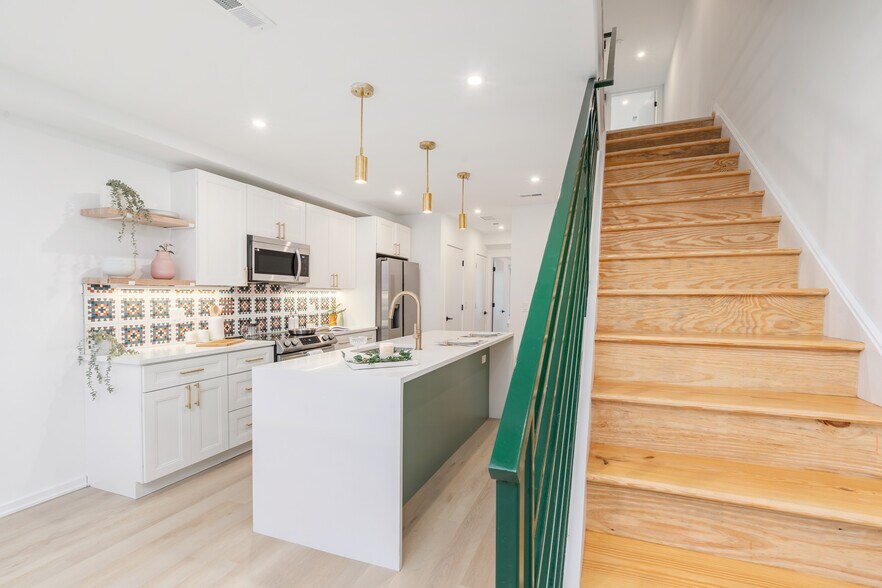 Building Photo - 1627 Fontain St