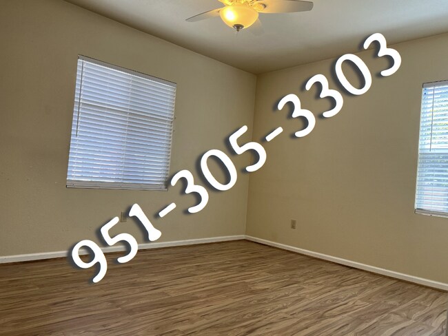 Building Photo - 494 Electric Ave