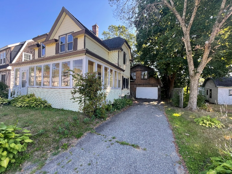 Primary Photo - 83 Highland Ave