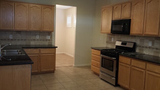 Building Photo - Beautiful single story home in Patterson