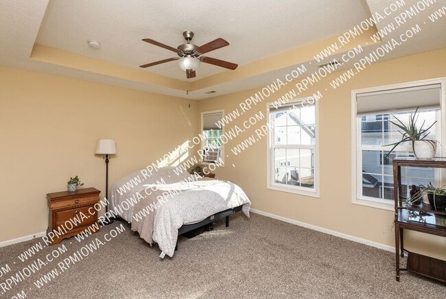 Building Photo - 9155 Coneflower Dr