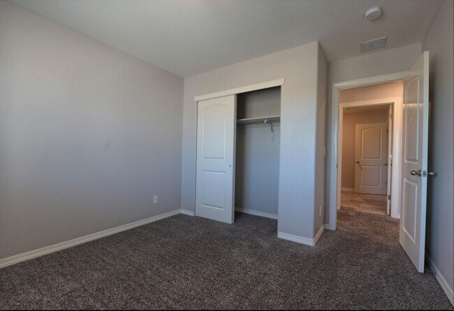 Building Photo - 309 Quiet Prairie Dr