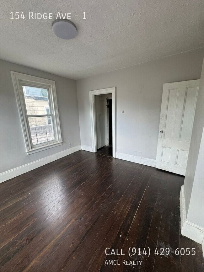 Building Photo - 154 Ridge Ave
