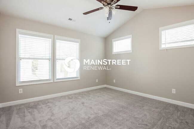 Building Photo - 3 Bedroom Pet-Friendly Home in Huntersville, NC with Main Street Renewal